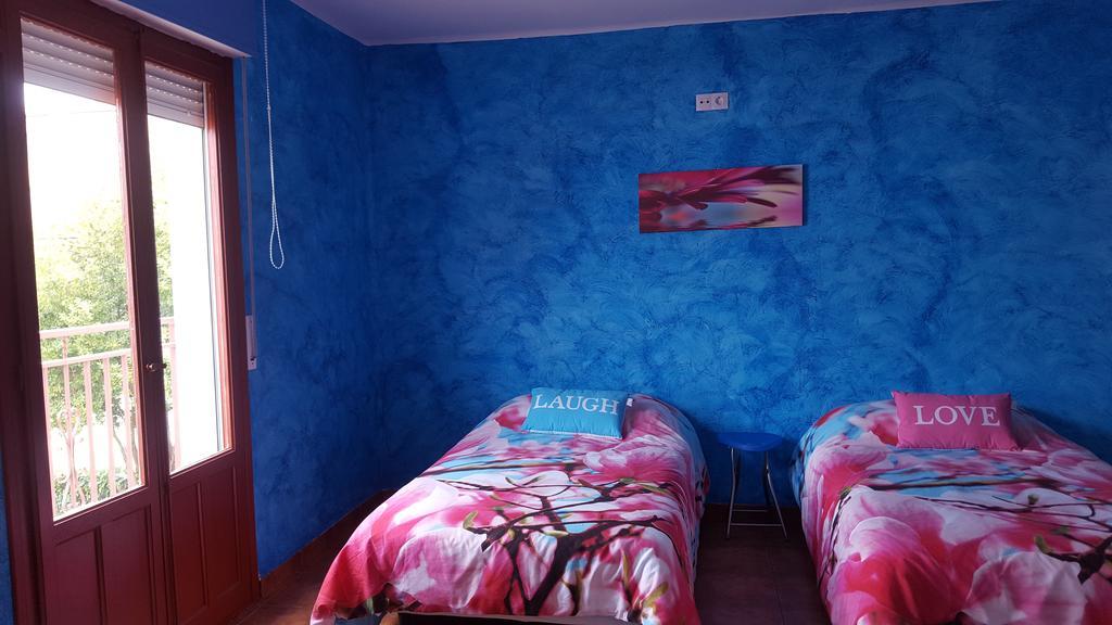 Hostal A La Sombra Del Laurel Navarrete Kültér fotó